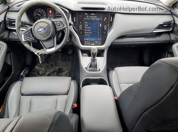 4S4BTANC8R3296093 2024 SUBARU OUTBACK Silver Vista del salpicadero