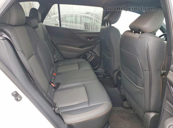 4S4BTGUD0N3216924 2022 SUBARU OUTBACK White უკანა სავარძლების ხედი