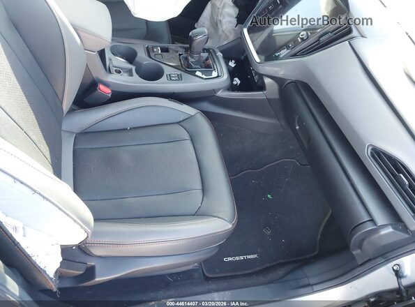 4S4GUHL67R3762282 2024 SUBARU CROSSTREK Silver წინა სალონის ხედი