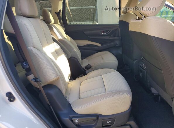 4S4WMADD3S3435917 2025 SUBARU ASCENT White Widok wnętrza z tyłu