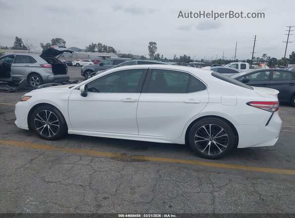 4T1B11HK5JU623766 2018 TOYOTA CAMRY White Widok wnętrza 360 stopni