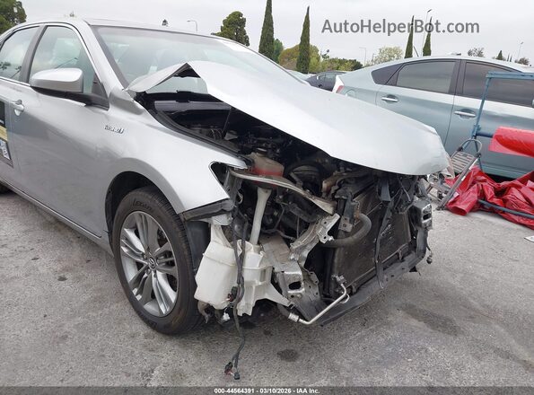 4T1BD1FK3GU184375 2016 TOYOTA CAMRY HYBRID Silver Widok z przodu