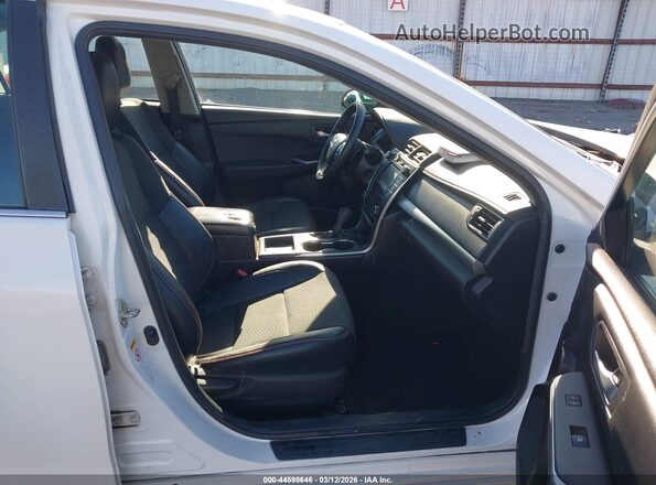 4T1BF1FK2GU517885 2016 TOYOTA CAMRY White Widok wnętrza z przodu