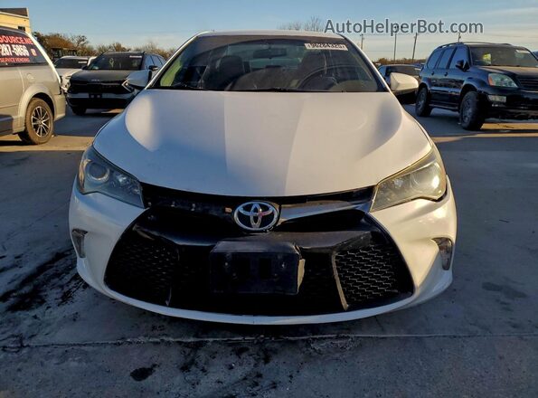4T1BF1FK9HU282905 2017 TOYOTA CAMRY White Widok z przodu