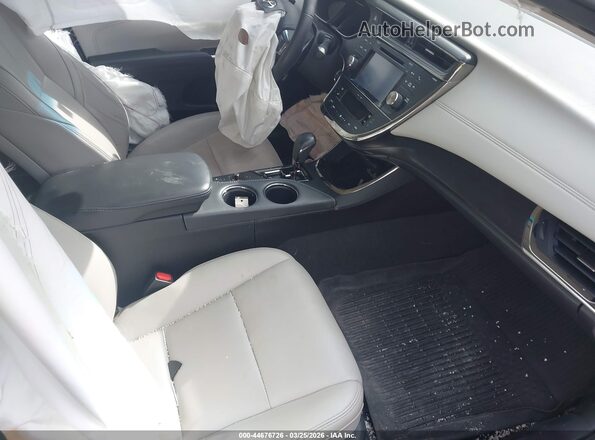 4T1BK1EB7JU275096 2018 TOYOTA LE White Vista interior delantera