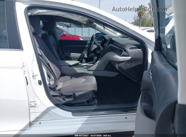 4T1C11AK8PU721021 2023 TOYOTA LE White Vista interior delantera