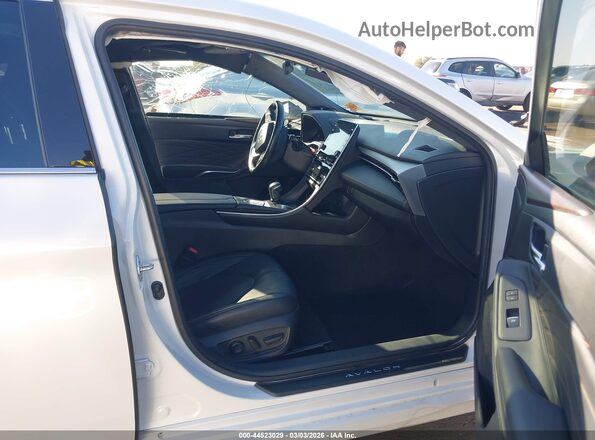 4T1DA1AB7MU007803 2021 TOYOTA LIMITED White Սալոնի դիմացի տեսք