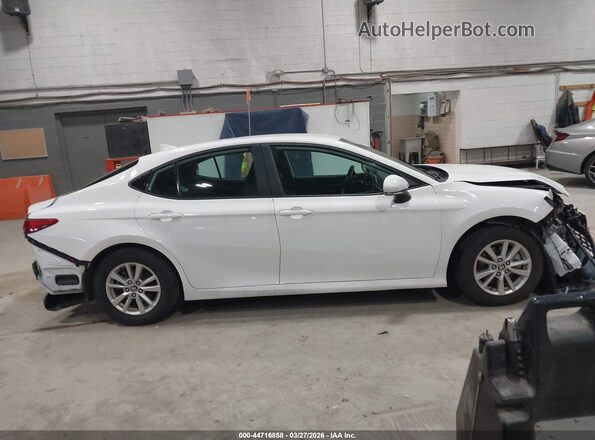 4T1DAACK0SU000475 2025 TOYOTA LE White Вид задньої частини салону