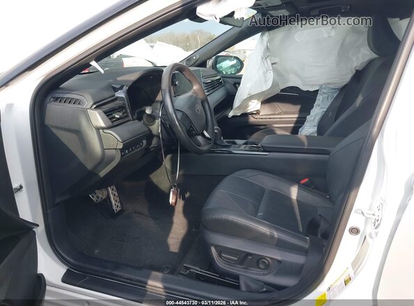 4T1DAACK0SU028096 2025 TOYOTA CAMRY White წინა სალონის ხედი