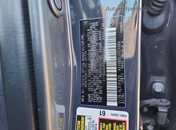 4T1DAACK5SU521093 2025 TOYOTA LE Gray Vista del compartimento del motor