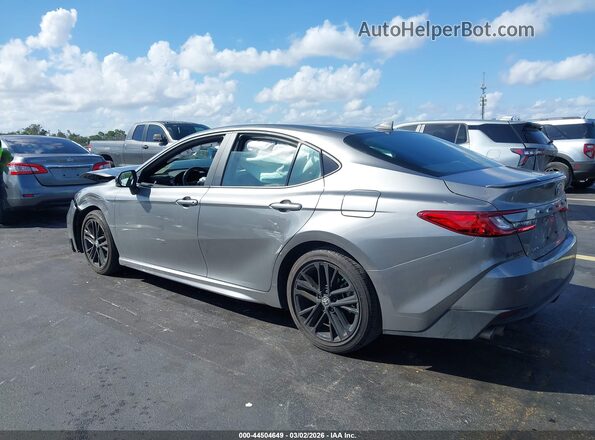 4T1DAACK6SU563224 2025 TOYOTA CAMRY Серебряный Задняя левая четверть