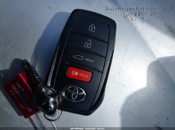 4T1DAACK6SU563224 2025 TOYOTA CAMRY Серебряный Вид панели приборов
