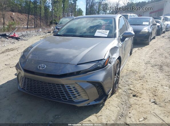 4T1DAACK8SU520682 2025 TOYOTA CAMRY Gray წინა მარცხენა ხედი სამი მეოთხედიდან