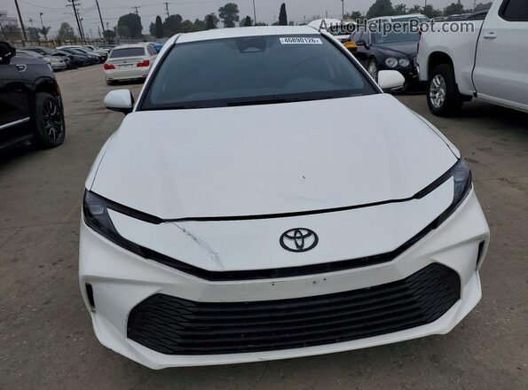 4T1DAACK9SU631256 2025 TOYOTA CAMRY White Widok z przodu