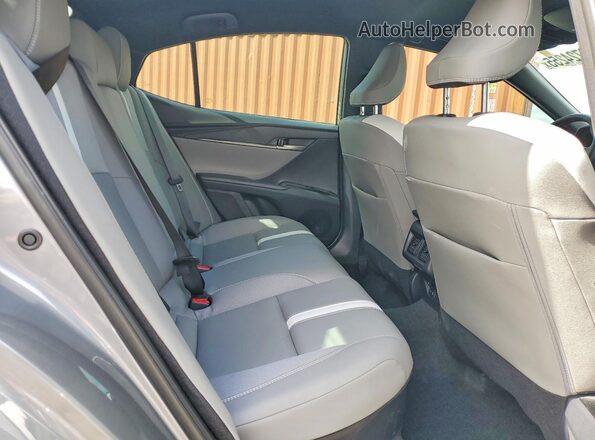 4T1DAACK9TU656286 2026 TOYOTA CAMRY Silver Հետևի նստատեղերի տեսք