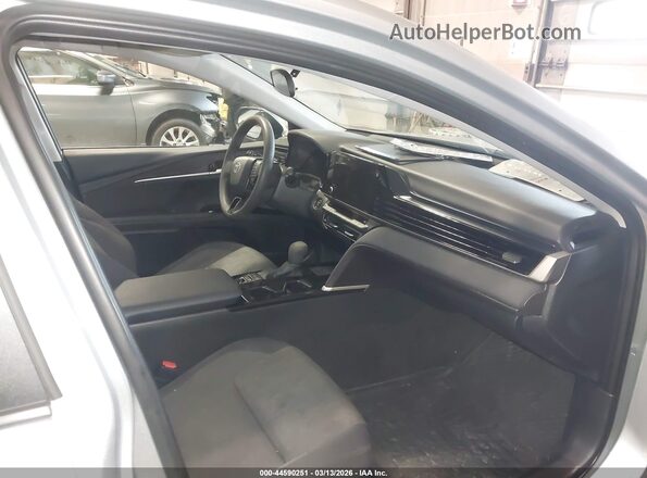 4T1DBADK8SU002907 2025 TOYOTA LE Silver წინა სალონის ხედი