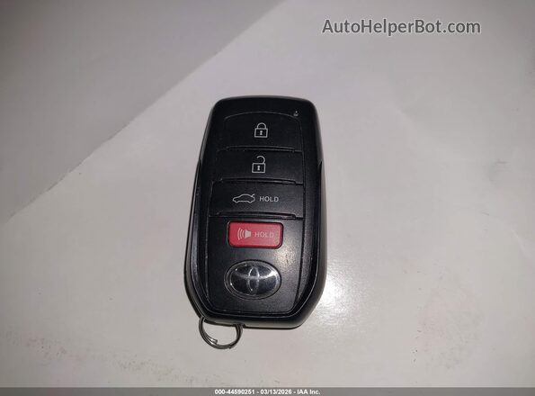 4T1DBADK8SU002907 2025 TOYOTA LE Silver წინა პანელის ხედი