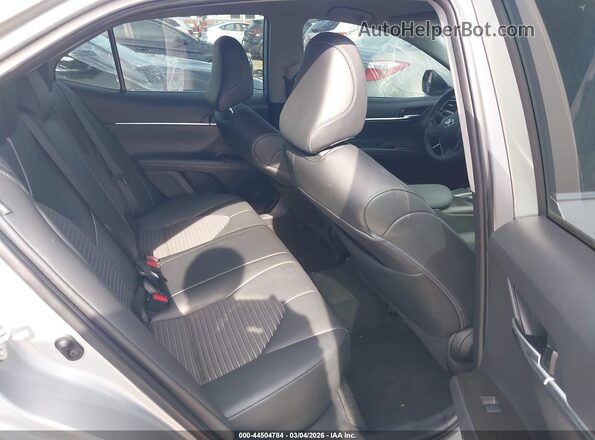 4T1G11AK3MU492048 2021 TOYOTA CAMRY Silver VIN կոդի պիտակի տեսք