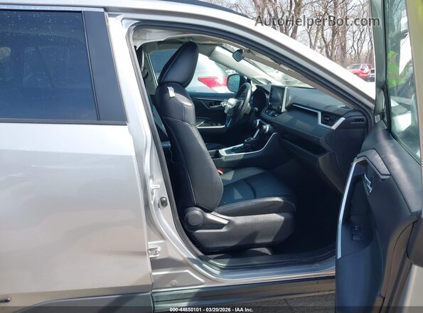 4T3B6RFV3MU023613 2021 TOYOTA LE Silver Front interior view