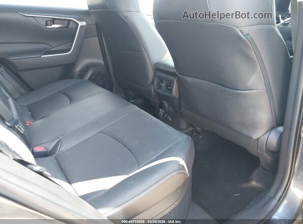 4T3B6RFV7PU108961 2023 TOYOTA LE Gray Vista de la etiqueta del VIN
