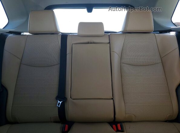 4T3D6RFV7PU139667 2023 TOYOTA LIMITED White Հետևի նստատեղերի տեսք