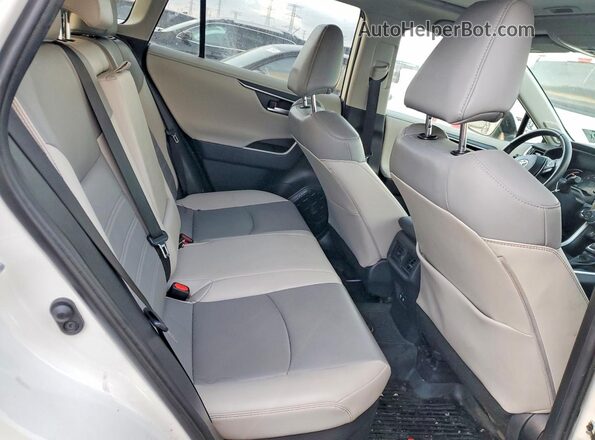 4T3D6RFVXMU008597 2021 TOYOTA LIMITED White Vista de los asientos traseros