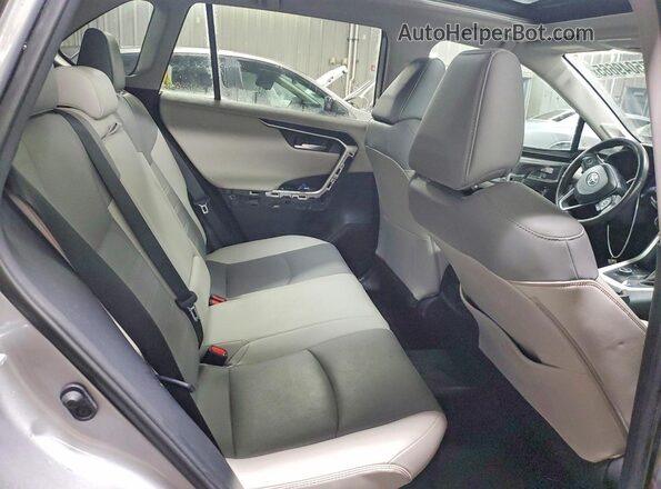 4T3DWRFV7LU001704 2020 TOYOTA LIMITED Silver Rear seats view