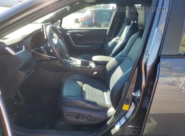 4T3E6RFV6MU060037 2021 TOYOTA RAV4 Gray Widok wnętrza z przodu