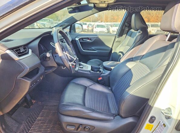 4T3E6RFVXMU055164 2021 TOYOTA RAV4 White Widok wnętrza z przodu