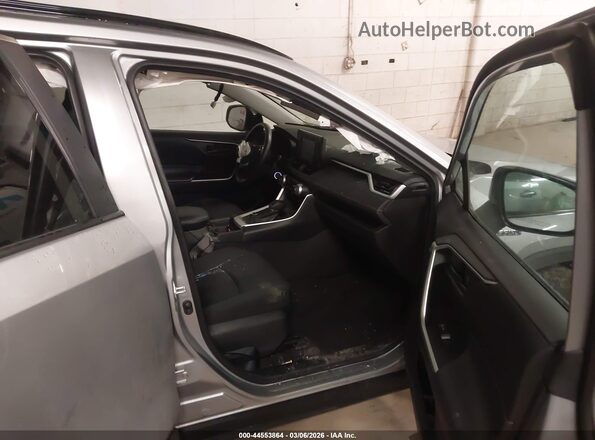 4T3LWRFVXMU020275 2021 TOYOTA LE Silver Widok wnętrza z przodu