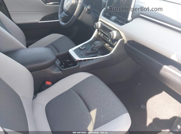 4T3RWRFV3RU130554 2024 TOYOTA LE White Widok wnętrza z przodu