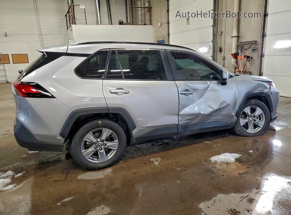 4T3RWRFV4NU064882 2022 TOYOTA RAV4 Silver Rear right