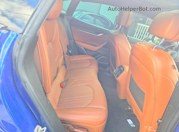 ZN661XUL6JX304431 2018 MASERATI LEVANTE Blue 