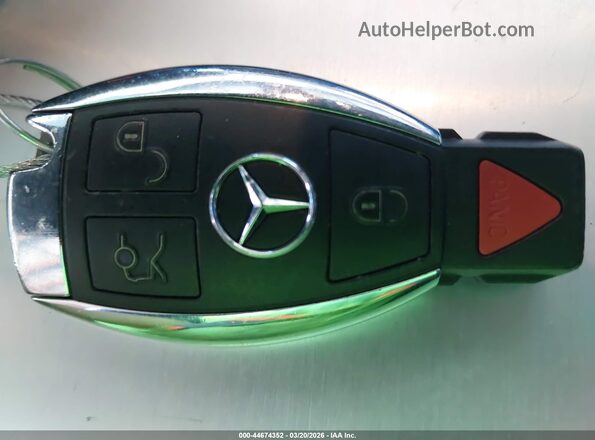 55SWF4JB2JU234996 2018 MERCEDES-BENZ C-CLASS White Dashboard view