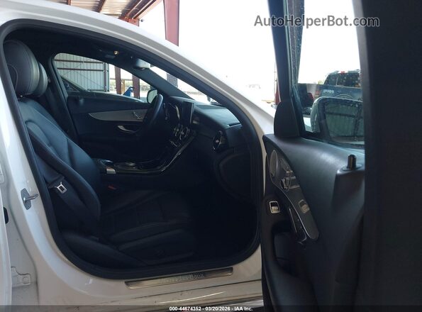 55SWF4JB2JU234996 2018 MERCEDES-BENZ C-CLASS White Front interior view
