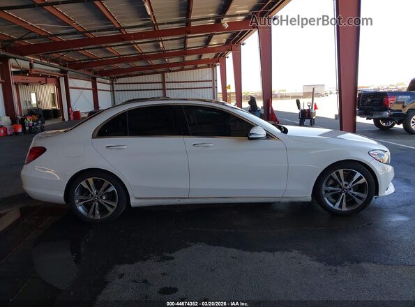 55SWF4JB2JU234996 2018 MERCEDES-BENZ C-CLASS White 360 interior view