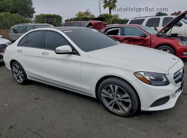55SWF4JB5GU097318 2016 MERCEDES-BENZ C White Front right