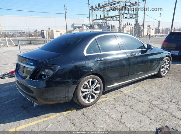 55SWF4JB7JU270618 2018 MERCEDES-BENZ C-CLASS Black 