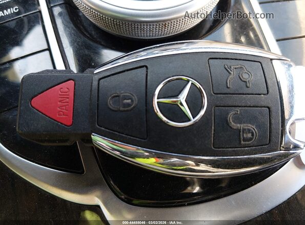 55SWF4KB8HU226278 2017 MERCEDES-BENZ C-CLASS Белый Вид панели приборов