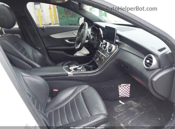55SWF6EB4HU230660 2017 MERCEDES-BENZ AMG C 43 White Widok wnętrza z przodu
