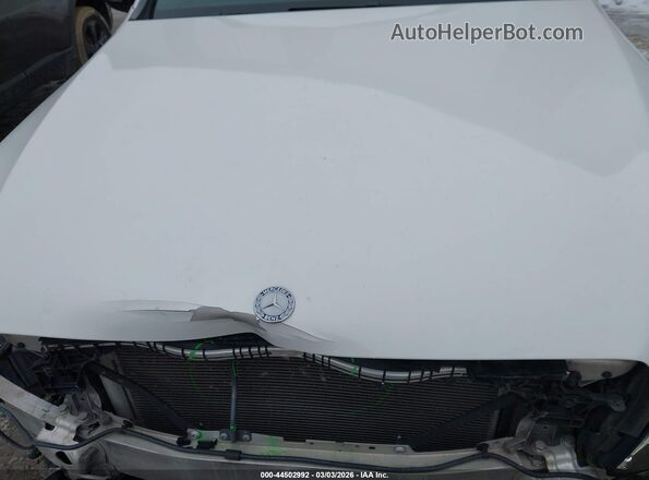 55SWF6EB4HU230660 2017 MERCEDES-BENZ AMG C 43 White Widok z tyłu
