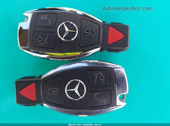 55SWF6EB5HU198060 2017 MERCEDES-BENZ AMG C 43 Серебряный Вид панели приборов