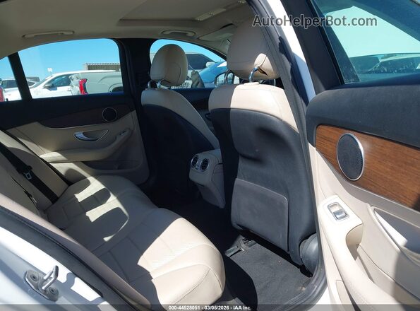 55SWF8DB1KU300118 2019 MERCEDES-BENZ C-CLASS White 