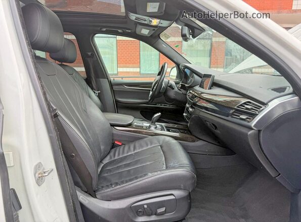 5UXKR0C52J0Y02782 2018 BMW X5 White 