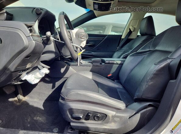 58ACA1C13MU011159 2021 LEXUS ES White Front interior view