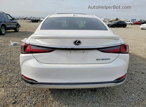 58ACA1C13MU011159 2021 LEXUS ES White Rear view
