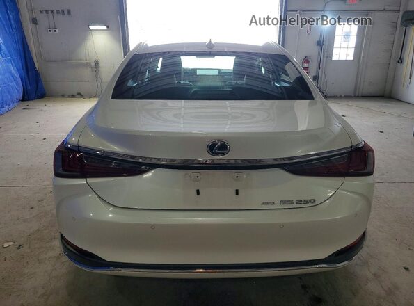 58AD11D13RU013178 2024 LEXUS ES White Rear view
