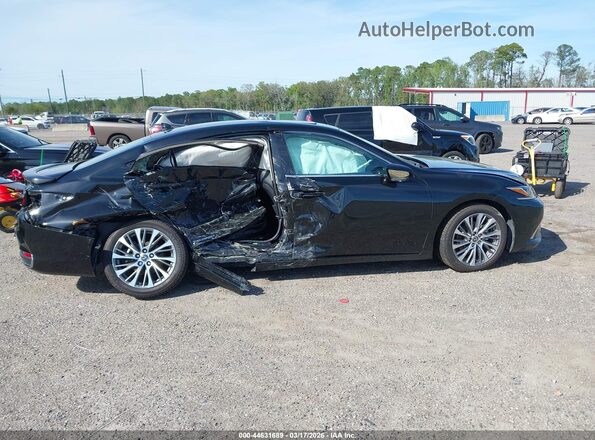 58AD21B10LU010195 2020 LEXUS ES 300H Black Rear interior view