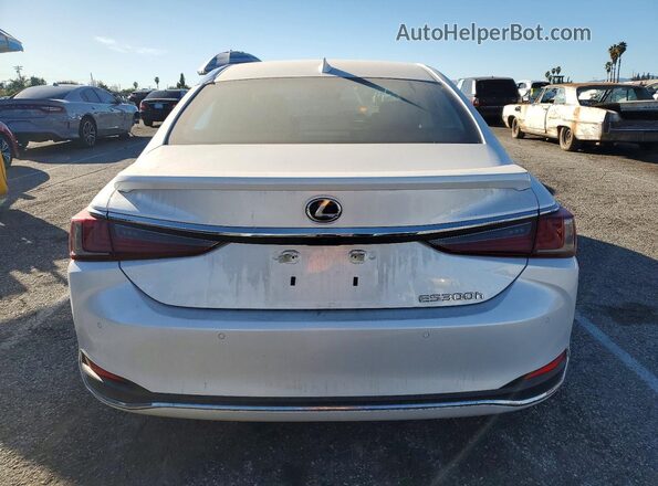 58ADA1C15RU053196 2024 LEXUS ES White Rear view