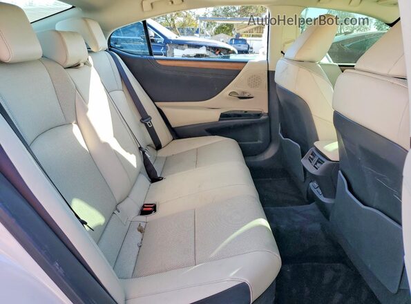 58ADA1C15RU053196 2024 LEXUS ES White Rear seats view